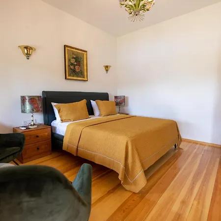 Gulzade Butik * أورلا