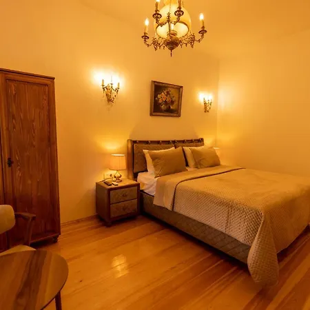 Gulzade Butik أورلا