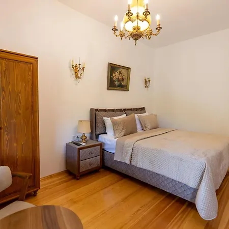 Gulzade Butik Couette-café *