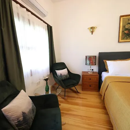 Bed & Breakfast Gulzade Butik *